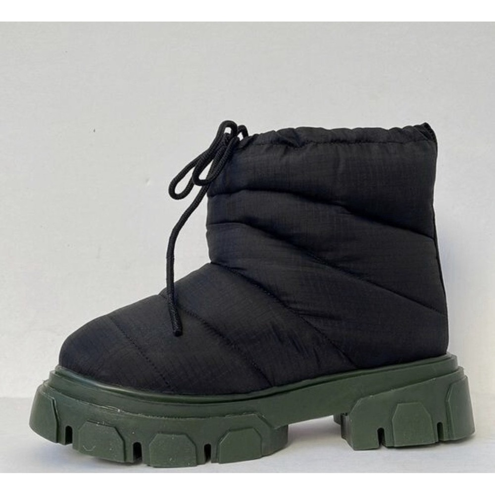Farm Rio FARM Rio Lug Sole Bootie Size 6.5 Puffer Boot Black Green
